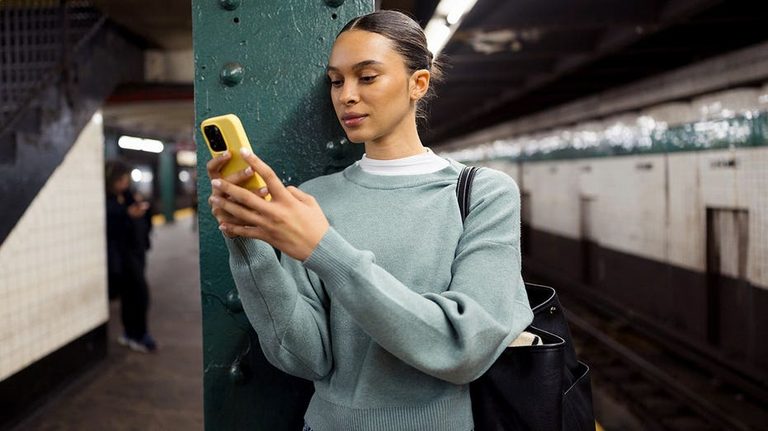 New 59 Brick Device Helps Users Limit Smartphone Distractions