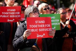 New Zealand Public Servants Stage Walk Out Over Wage Offer Ahead Of Election