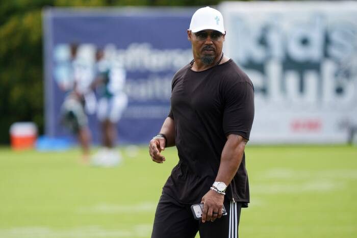 Nfl Urges Homeland Security To Remove Brian Dawkins Video Linking To Immigration