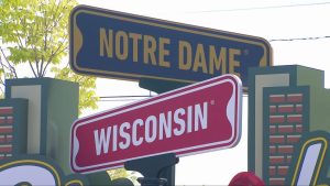 Notre Dame Dominates Wisconsin 41 13 At Lambeau Field In Green Bay