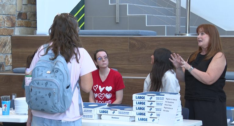 Nwacc Students Register To Vote On National Voter Registration Day In Springdale