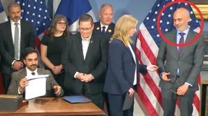 Nyc Mayor Mamdani Faces Criticism For Giving 9 11 Remembrance Pen To Former Al Q