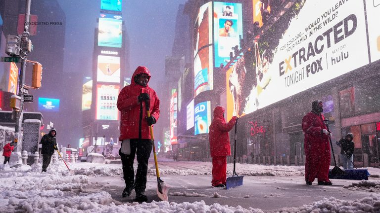 Nyc Mayor Mamdani Raises Emergency Snow Shoveler Pay To 30 Per Hour