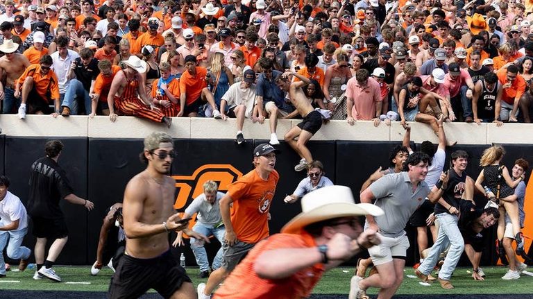 Oklahoma State Shocks Oregon With 39 31 Upset In Stillwater