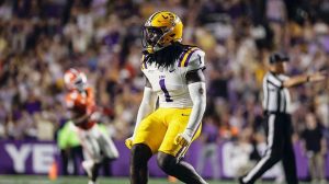 Ole Miss Sues Lsu Transfers Serving Legal Papers At Lsu Football Complex