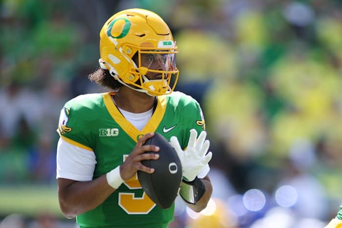 Oregon Ducks Rally Past Boise State 34 27 In Season Opening Victory
