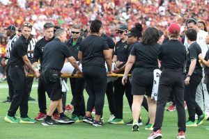 Oregon Quarterback Dante Moore Vows Quick Return After Concussion