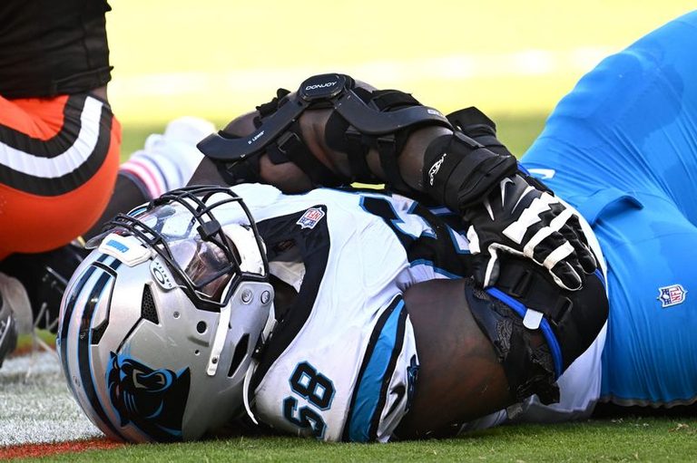 Panthers Left Guard Damien Lewis Out For Several Weeks With Elbow Injury