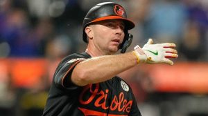 Pete Alonso Hits 300Th Homer To Tie Game Mets Fans Give Him A Curtain Call