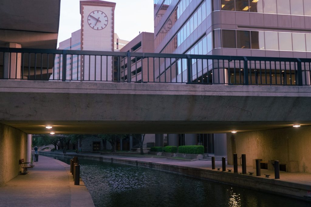 Mot Hai Ba – Las Colinas — Irving