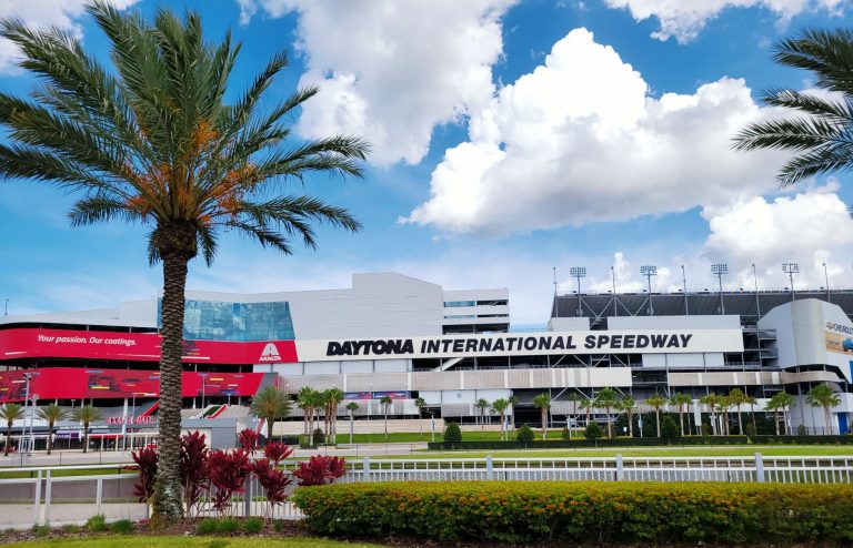 Palm Beach Greyhound Racing & Poker Room (Palm Beach Kennel Club) — West Palm Beach