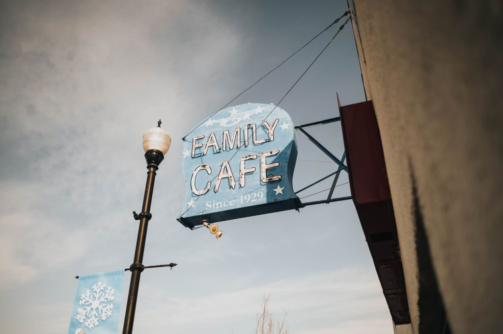 Everett's Family Restaurant — Rapid City