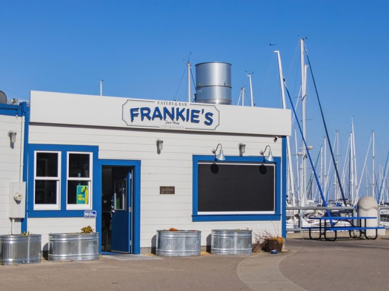 Grandpappy Point Marina & Restaurant — Denison