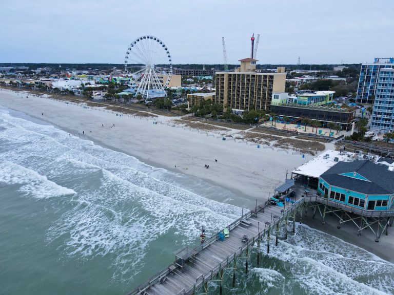 The Tides Bar & Grille at the Springmaid Beach Resort — Myrtle Beach