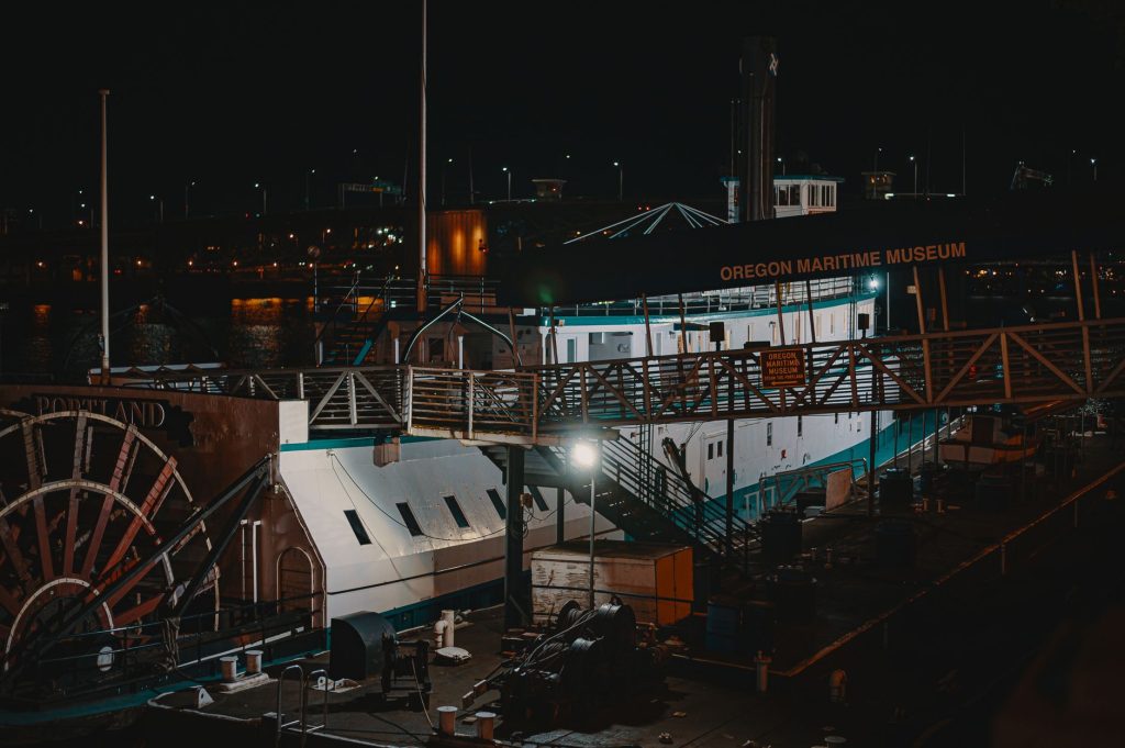 Connecticut River Museum at Steamboat Dock — Hartford