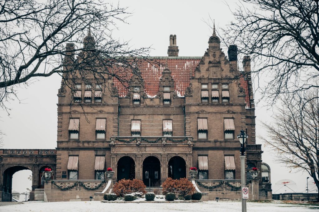 Kemper Center & Durkee Mansion — Kenosha