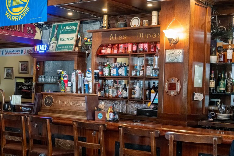 Renton Eagle Ale House & Sports Bar — Renton