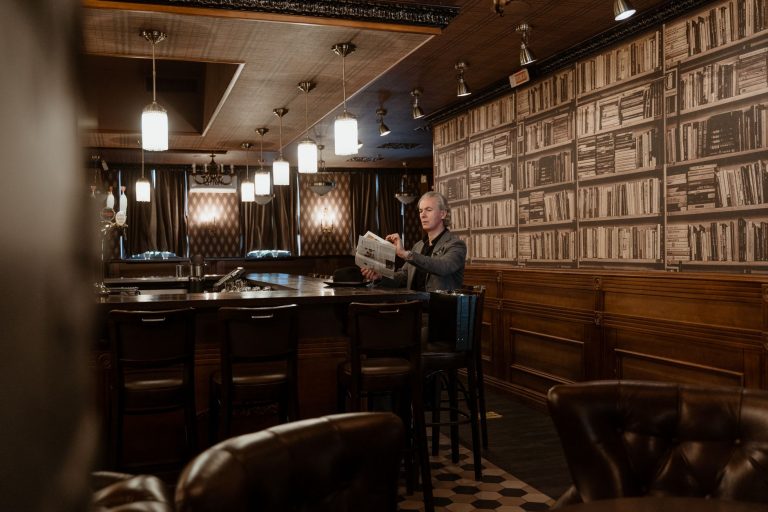 Camelot Bar & Lounge — actually: The Blind Monk — West Palm Beach
