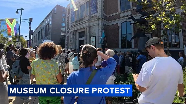 Philadelphia Rally Urges Officials To Keep Academy Of Natural Sciences Open
