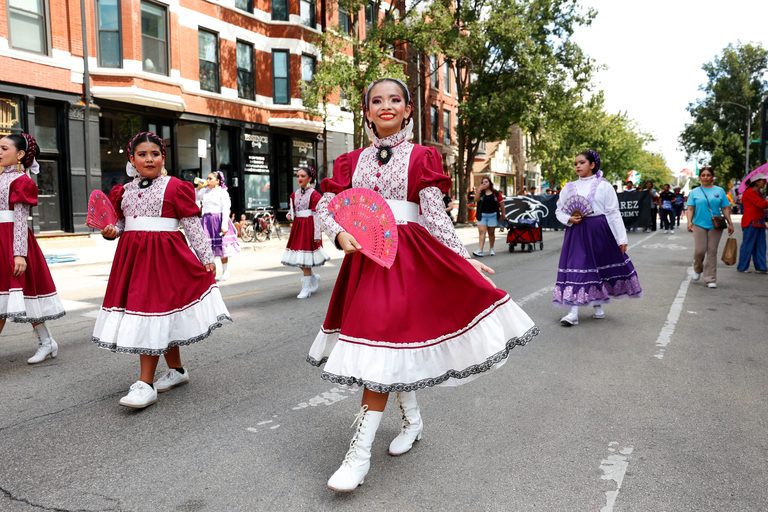Pilsen S 25Th Mexican Independence Day Parade Celebrates Heritage Amid Immigrati