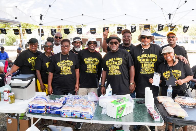 Pinkston High School Alumni Reunite For Picnic At Mattie Nash Myrtle Davis Park