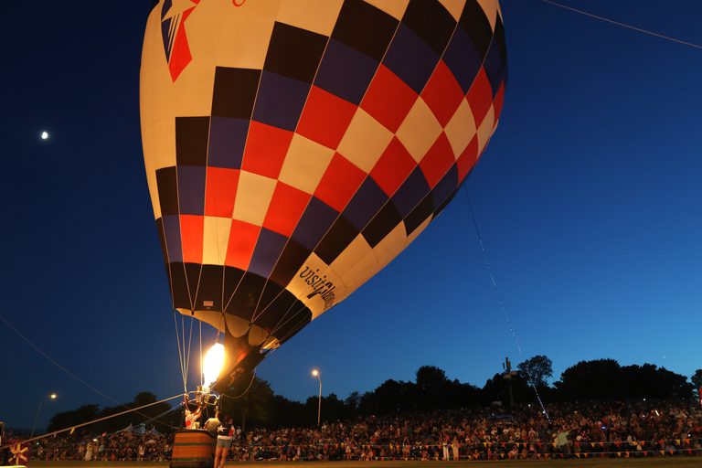 Plano Balloon Festival Draws Families To Oak Point Park For Colorful Skies