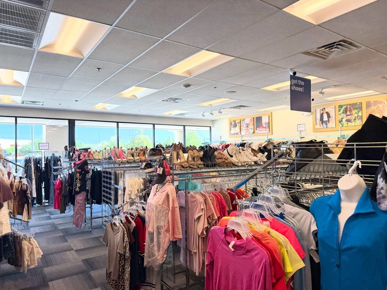 Plato S Closet Launches New Resale Shop On West Dallas Street In Conroe