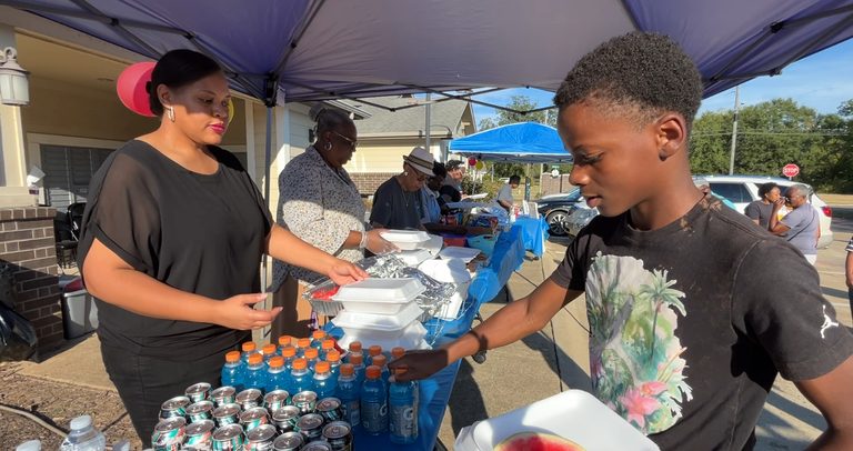 Pol Care Serves Free Dinner To Rosehill Families In Texarkana