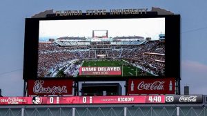 Power Outage Forces Fsu Smu Game To Go Old School At Doak Campbell Stadium