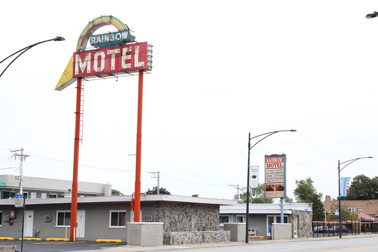 Preservationists Rally To Save Rainbow Motel S Iconic Neon Sign In Garfield Ridg
