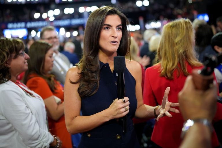 President Trump Labels Cnn White House Correspondent Kaitlan Collins A Sleazebag