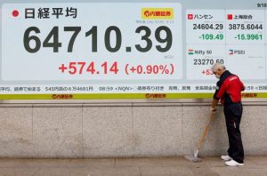 President Trump Rejects Iran S Hormuz Proposal As Oil Spikes And Bond Yields Cli