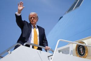 President Trump To Land At Dfw Airport For Rnc Midterm Convention In Dallas