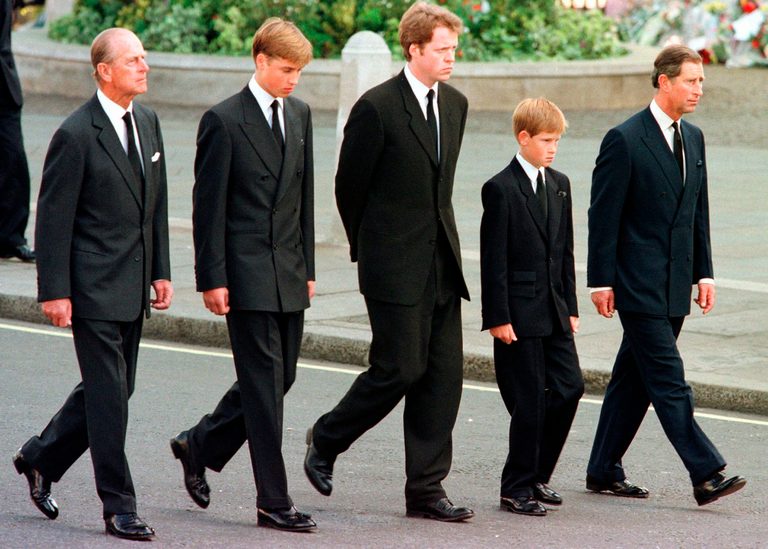 Prince Charles Brother Accuses King Of Dismissing Princess Diana S Wishes In New