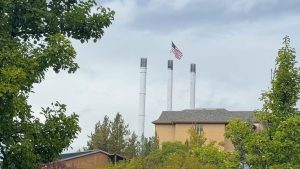 Rainy Afternoon Shifts Shoppers To Bend S Old Mill District
