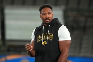 Rams Defensive End Myles Garrett Expected To Miss Six Weeks After Knee Surgery