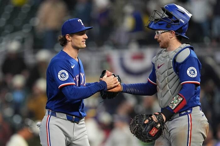Rangers Clinch Al West Showdown With 6 2 Win Over Twins In Rain Delayed Game