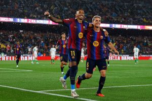Raphinha S Hat Trick Fuels Barcelona S 7 2 Win As United Falls To Brighton In Le