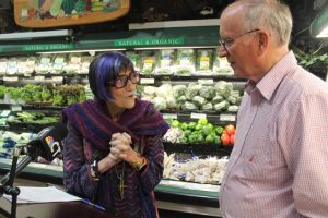 Rep Delauro Warns New Haven Shoppers Of Food Safety Crisis Amid Federal Inspecti