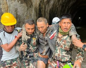Rescuers Save Chinese Worker And Nepali Woman Ten Days After Devastating Nepal F