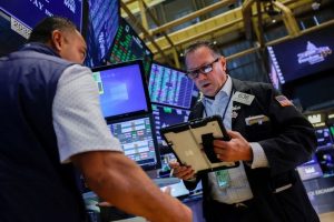Rising Treasury Yields Threaten Stock Market Momentum As Earnings Season Ends