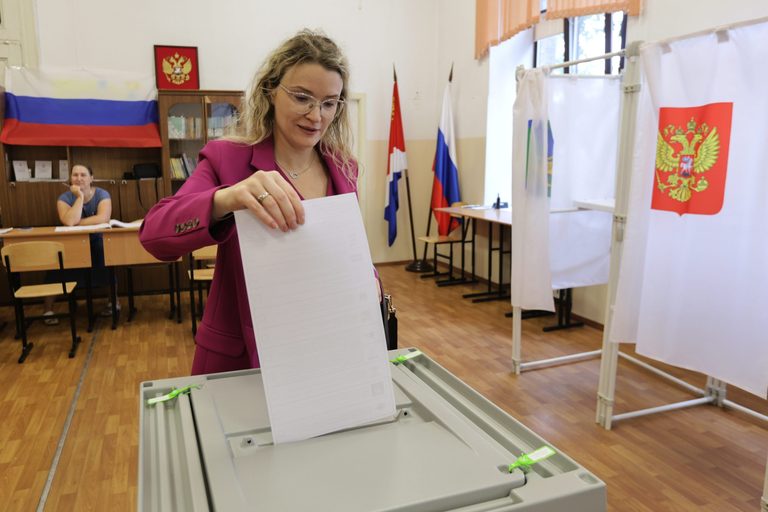 Russia Begins Three Day Wartime Parliamentary Vote Amid Tight Control