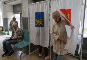 Russia Conducts Parliamentary Election As United Russia Expected To Keep Majorit