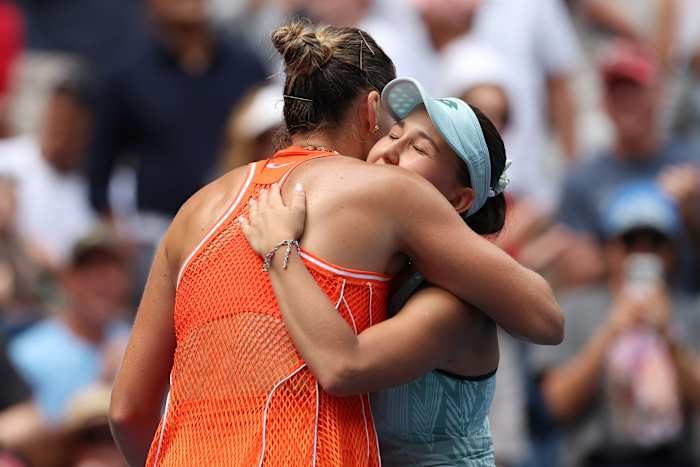 Sabalenka And Pegula Advance At Us Open Amid On Court Distractions