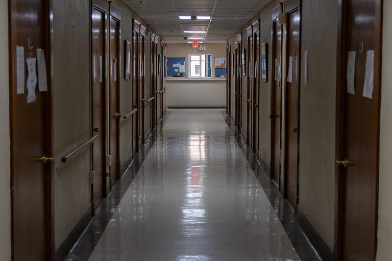 San Antonio S Crosspoint Reentry Center Helps Former Inmates Find Jobs And Housi