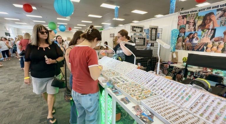 Santa Barbara Sea Glass Ocean Arts Festival Celebrates 11 Years At Earl Warren S