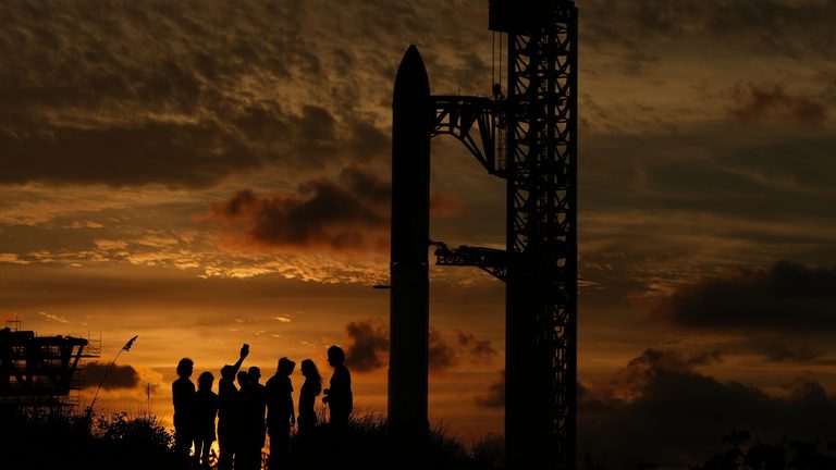Spacex Prepares Starship Launch From Cameron County Texas Aiming For First Orbit