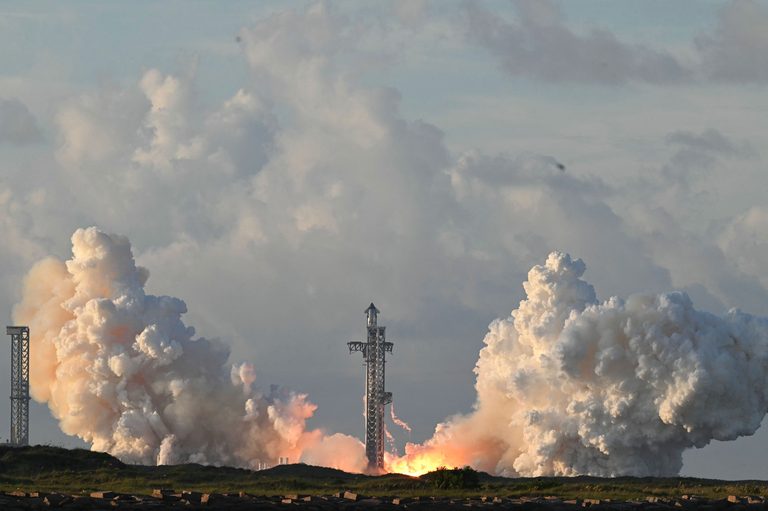 Spacex S Starship Reaches Orbit On Texas Launch Mission Ends Early For Safety