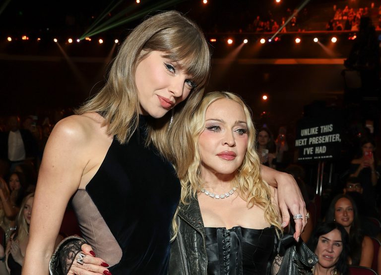 Taylor Swift Sets Vma Record With Multiple Wins And New Artist Director Honor