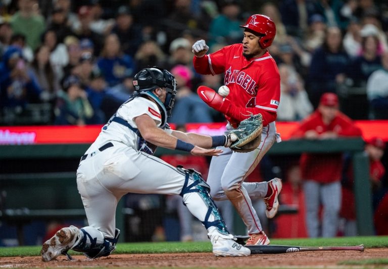 Taylor Ward Delivers Game Winning Two Run Single As Mariners Beat Angels 8 4